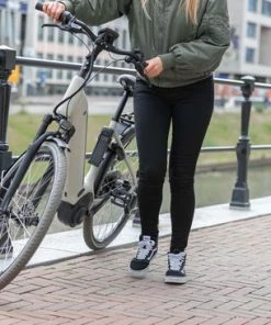 AXA - Fold 85 - Fietsslot - Vouwslot - Voor Elk Type Fiets - Met Houder - 85 Cm - Zwart 25 AXA - Fold 85 - Fietsslot - Vouwslot - Voor Elk Type Fiets - Met Houder - 85 Cm - Zwart -Bobike SHOP 550x366 70