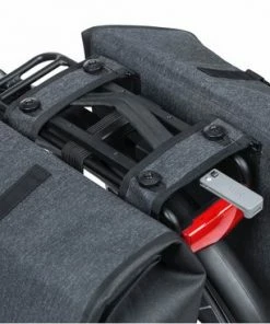 Basil Urban Dry Dubbele Fietstas MIK - Zwart - 50 Liter -Bobike SHOP 550x367 33