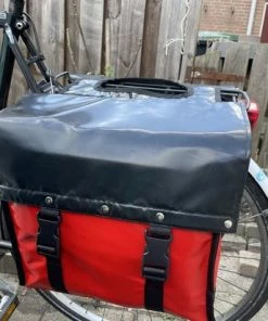 BayNL- Waterdicht - Dubbele - Bisonyl - Fietstas- Reflectoren - Rood En Zwart 34cmX16.2cmX32cm=35 Liter -Bobike SHOP 550x412 51