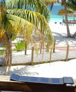 Sunslice Solar Draagbare Powerbank Met Zonnepanelen, SunPower Technologie, Handig Om GMS's Op Te Laden, Licht Voor O.a. Lange Trektochten, Zakformaat, Compatibel Met IPhone, Samsung, Huawei, Zwart -Bobike SHOP 550x550 562