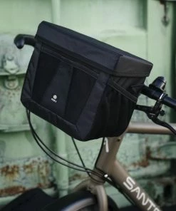 AGU Box Performance Stuurtas KLICKfix - Waterafstotende Fietstas Van Gerecycled Polyester - 3M Reflectie - 8 Liter - Zwart -Bobike SHOP 550x826 2